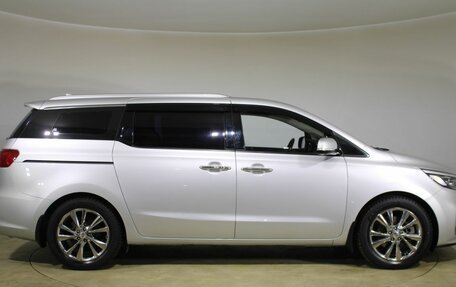 KIA Carnival III, 2018 год, 3 200 000 рублей, 4 фотография