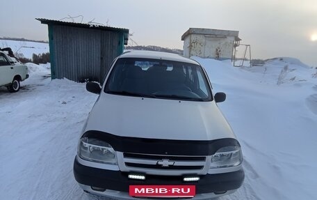 Chevrolet Niva I рестайлинг, 2005 год, 460 000 рублей, 2 фотография