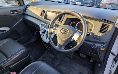 Toyota ISis I, 2012 год, 1 005 000 рублей, 18 фотография