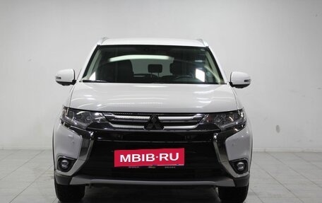 Mitsubishi Outlander III рестайлинг 3, 2018 год, 2 390 000 рублей, 2 фотография