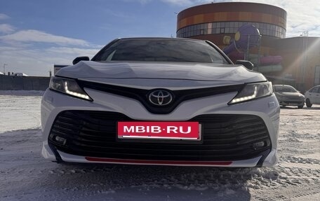 Toyota Camry, 2018 год, 2 550 000 рублей, 4 фотография