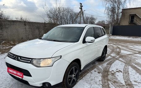 Mitsubishi Outlander III рестайлинг 3, 2012 год, 980 000 рублей, 2 фотография