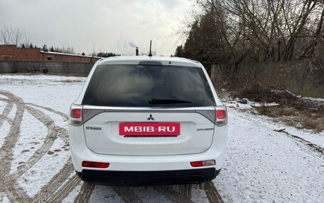 Mitsubishi Outlander III рестайлинг 3, 2012 год, 980 000 рублей, 5 фотография