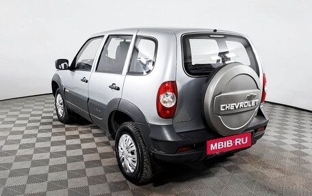 Chevrolet Niva I рестайлинг, 2015 год, 605 000 рублей, 11 фотография