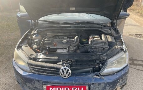 Volkswagen Jetta VI, 2011 год, 460 000 рублей, 2 фотография