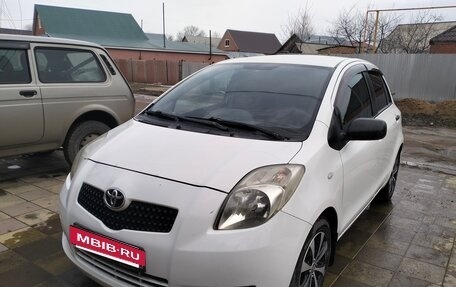 Toyota Yaris III рестайлинг, 2006 год, 517 000 рублей, 2 фотография