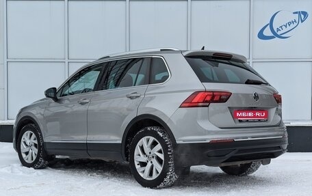 Volkswagen Tiguan II, 2021 год, 2 950 000 рублей, 7 фотография