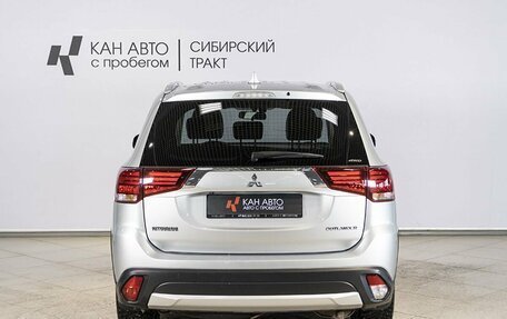 Mitsubishi Outlander III рестайлинг 3, 2017 год, 1 875 000 рублей, 8 фотография