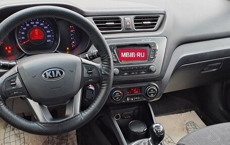 KIA Rio III рестайлинг, 2013 год, 750 000 рублей, 3 фотография