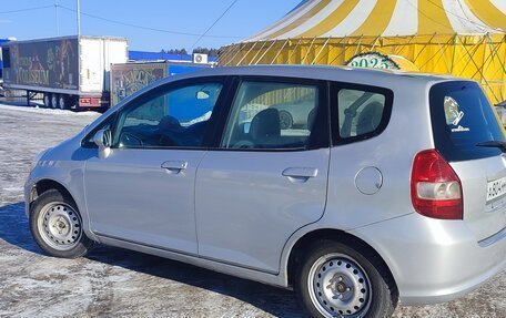 Honda Fit III, 2002 год, 450 000 рублей, 14 фотография