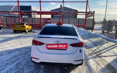 Hyundai Solaris II рестайлинг, 2017 год, 855 000 рублей, 5 фотография