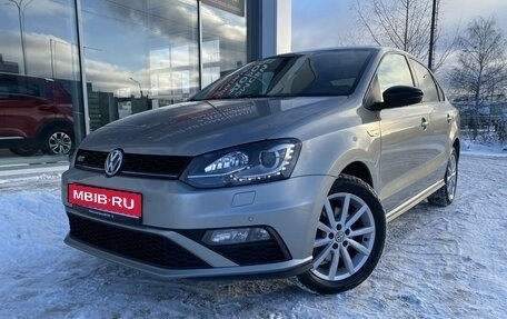 Volkswagen Polo VI (EU Market), 2018 год, 1 300 000 рублей, 1 фотография