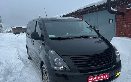 Hyundai H-1 II рестайлинг, 2008 год, 1 800 000 рублей, 1 фотография