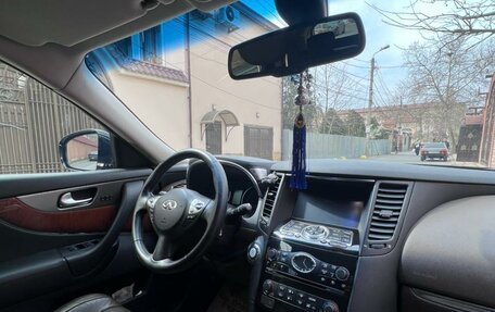 Infiniti QX70, 2014 год, 3 150 000 рублей, 9 фотография