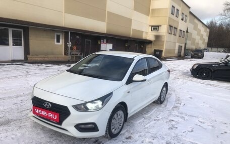 Hyundai Solaris II рестайлинг, 2017 год, 1 390 000 рублей, 1 фотография