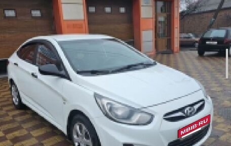 Hyundai Solaris II рестайлинг, 2013 год, 1 070 000 рублей, 2 фотография