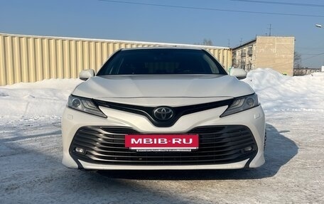 Toyota Camry, 2018 год, 2 250 000 рублей, 2 фотография