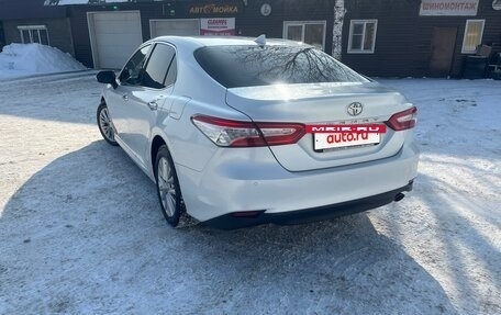 Toyota Camry, 2018 год, 2 250 000 рублей, 6 фотография