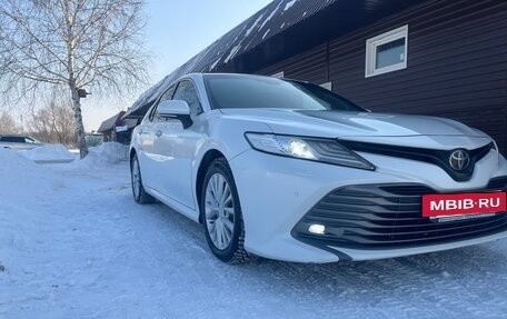 Toyota Camry, 2018 год, 2 250 000 рублей, 10 фотография