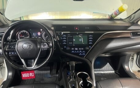 Toyota Camry, 2018 год, 2 250 000 рублей, 19 фотография