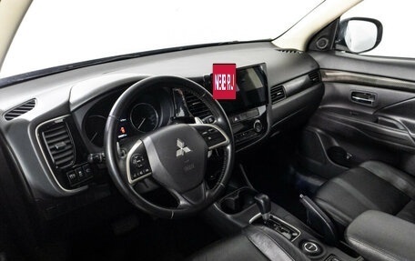 Mitsubishi Outlander III рестайлинг 3, 2012 год, 1 499 000 рублей, 11 фотография