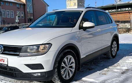 Volkswagen Tiguan II, 2018 год, 2 450 000 рублей, 3 фотография