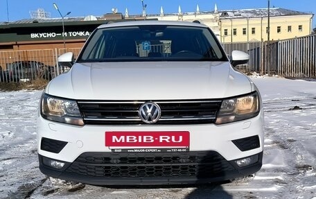 Volkswagen Tiguan II, 2018 год, 2 450 000 рублей, 2 фотография