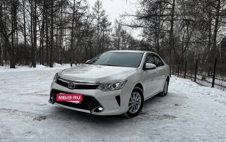 Toyota Camry, 2017 год, 2 680 000 рублей, 7 фотография