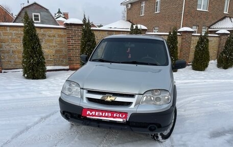 Chevrolet Niva I рестайлинг, 2012 год, 540 000 рублей, 3 фотография