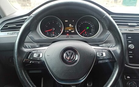 Volkswagen Tiguan II, 2018 год, 2 350 000 рублей, 6 фотография