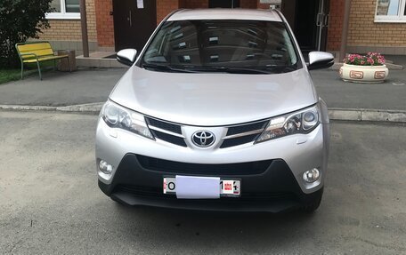 Toyota RAV4, 2014 год, 2 100 000 рублей, 3 фотография