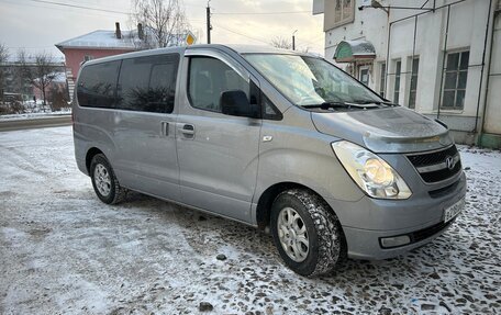 Hyundai Grand Starex Grand Starex I рестайлинг 2, 2010 год, 1 390 000 рублей, 2 фотография