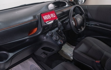 Toyota Sienta II, 2019 год, 1 699 000 рублей, 14 фотография