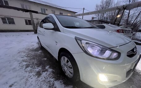 Hyundai Solaris II рестайлинг, 2012 год, 770 000 рублей, 2 фотография