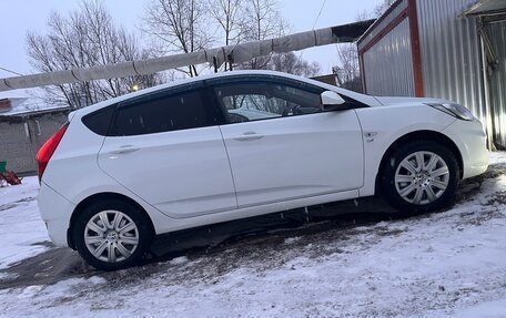 Hyundai Solaris II рестайлинг, 2012 год, 770 000 рублей, 3 фотография