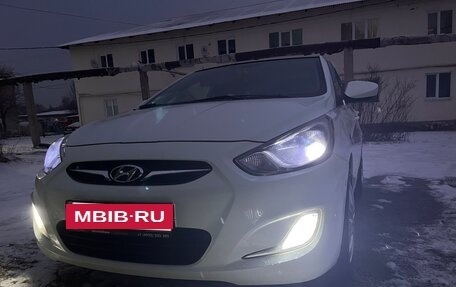 Hyundai Solaris II рестайлинг, 2012 год, 770 000 рублей, 12 фотография