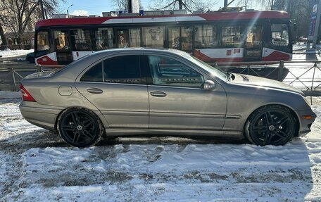 Mercedes-Benz C-Класс, 2004 год, 1 100 000 рублей, 5 фотография