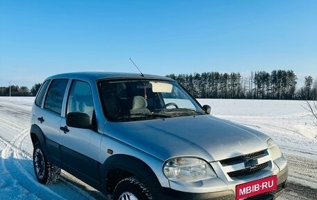 Chevrolet Niva I рестайлинг, 2004 год, 350 000 рублей, 1 фотография