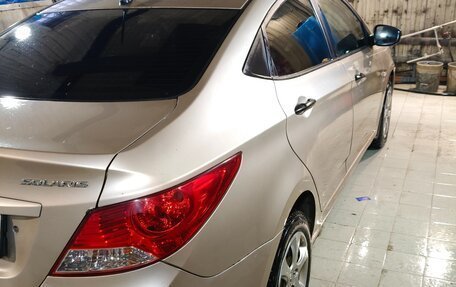 Hyundai Solaris II рестайлинг, 2013 год, 800 000 рублей, 2 фотография