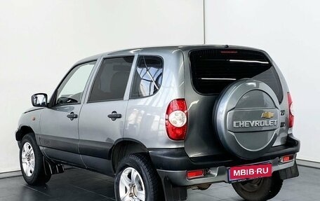 Chevrolet Niva I рестайлинг, 2005 год, 600 000 рублей, 3 фотография