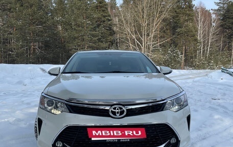 Toyota Camry, 2016 год, 2 830 000 рублей, 2 фотография