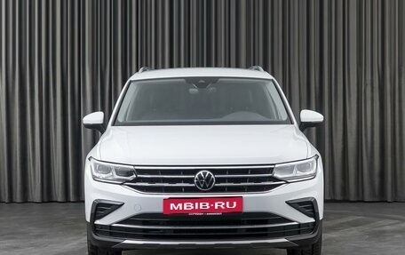 Volkswagen Tiguan II, 2021 год, 3 996 000 рублей, 3 фотография