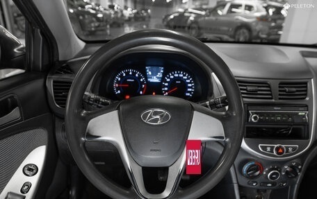 Hyundai Solaris II рестайлинг, 2012 год, 690 000 рублей, 11 фотография