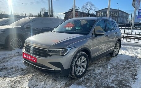 Volkswagen Tiguan II, 2021 год, 2 649 000 рублей, 1 фотография