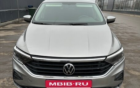 Volkswagen Polo VI (EU Market), 2021 год, 1 300 000 рублей, 2 фотография