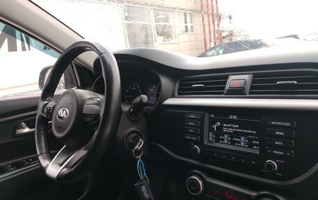 KIA Rio IV, 2018 год, 1 344 000 рублей, 6 фотография