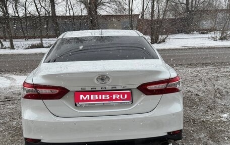 Toyota Camry, 2021 год, 3 525 000 рублей, 2 фотография