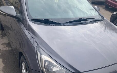 Hyundai Solaris II рестайлинг, 2011 год, 790 000 рублей, 3 фотография