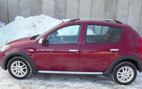 Renault Sandero I, 2013 год, 690 000 рублей, 2 фотография