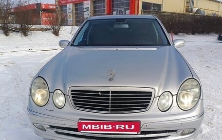 Mercedes-Benz E-Класс, 2002 год, 750 000 рублей, 2 фотография